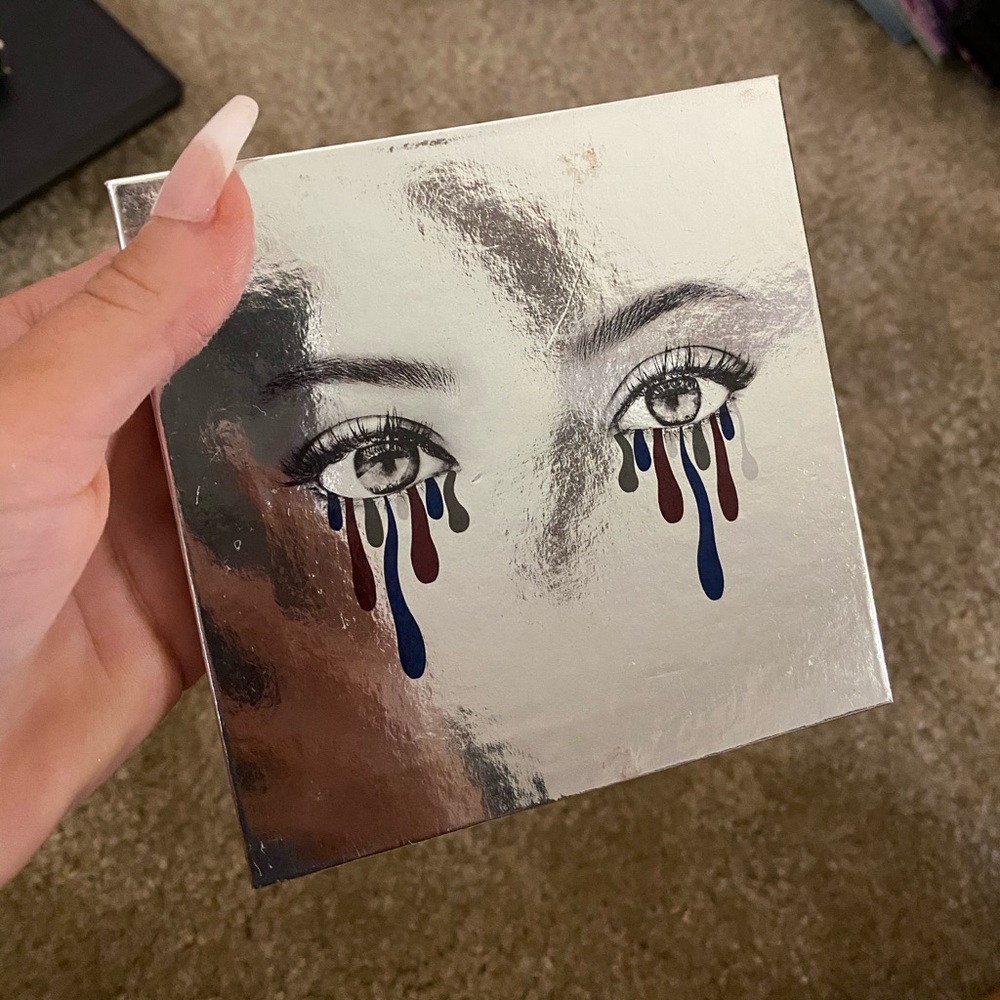 Kylie cosmetics holiday 2016 pallete